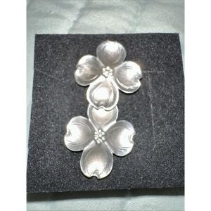 Vintage Stuart Nye Sterling Silver Dogwood Blossom Flower Screw Back Earrings